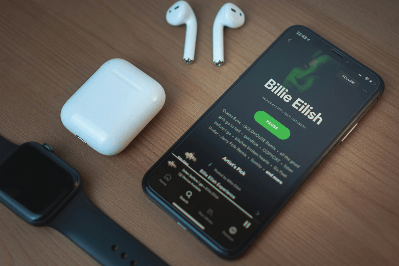The Evolution of Dark Mode Design in Modern Applications